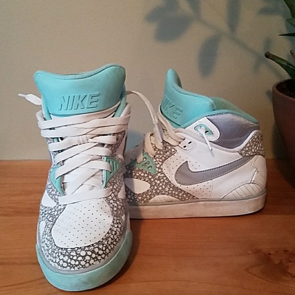 Nike Shoes - Nike High Top Sneakers, 7.5